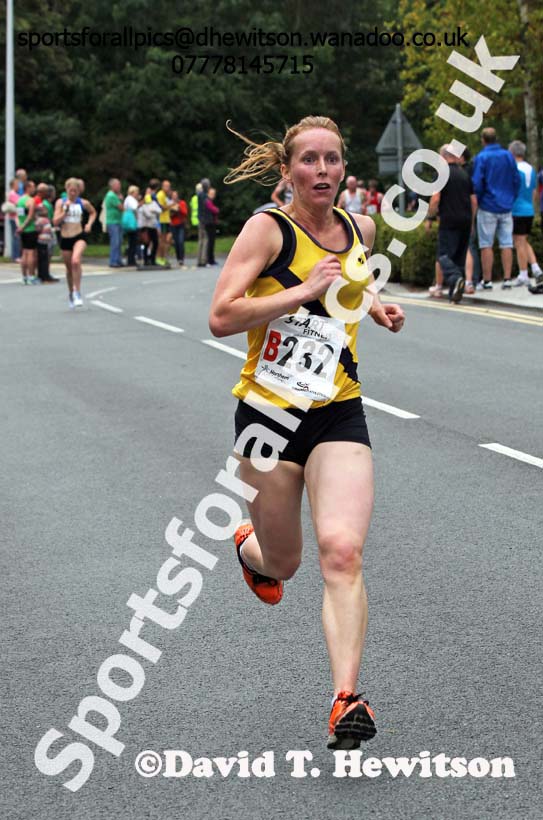Senior womens Northern 4 Stage Road Relay, Warrington. Photo: David T. Hewitson/Sports for All Pics